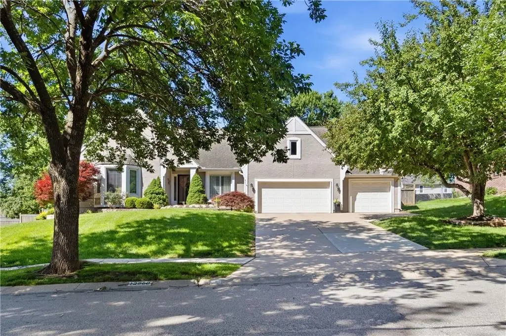 12008 Summit Street, Kansas City, MO 64145 - #1