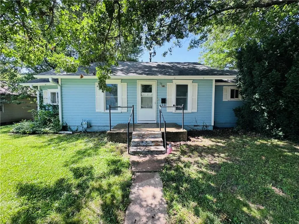 316 W 8th Avenue, Garnett, KS 66032 - #1