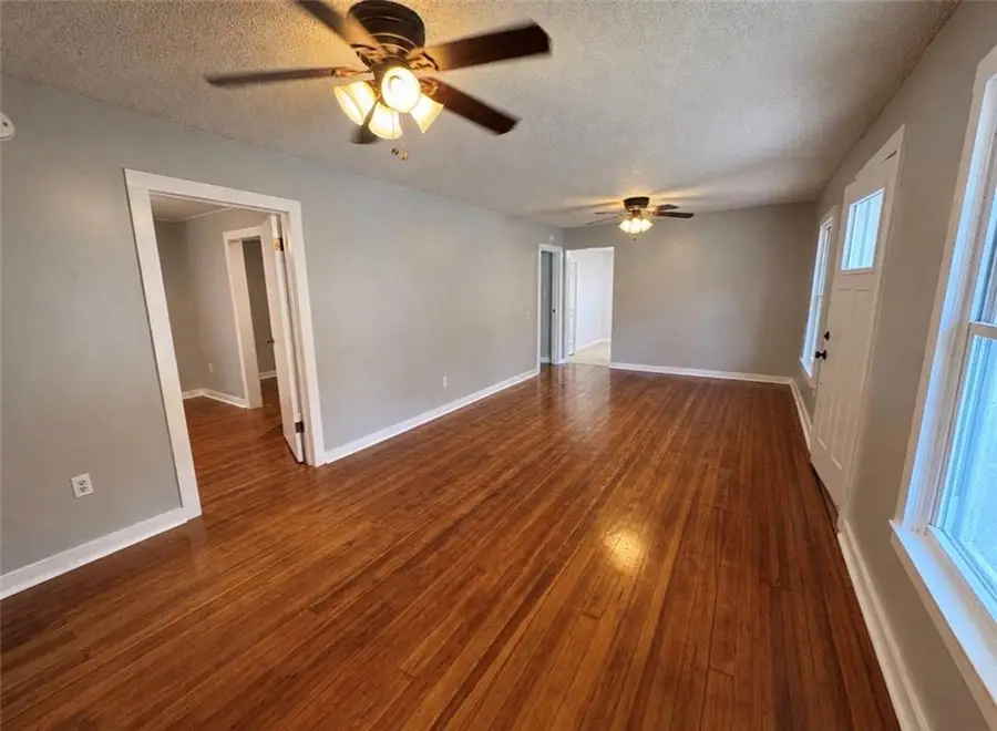 316 W 8th Avenue, Garnett, KS 66032 - #2