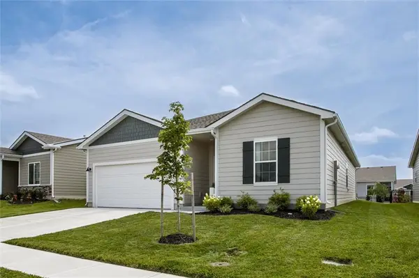 27031 E Oak View Drive, Lee's Summit, MO 64086