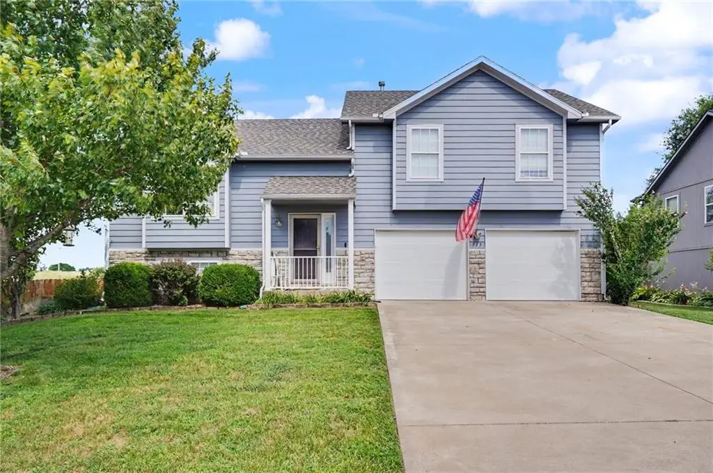 953 N Hickory Drive, Tonganoxie, KS 66086 - #1