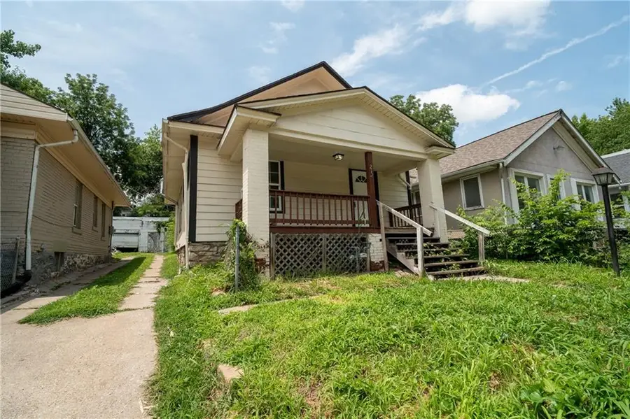 212 N Wheeling Avenue, Kansas City, MO 64123 - #3
