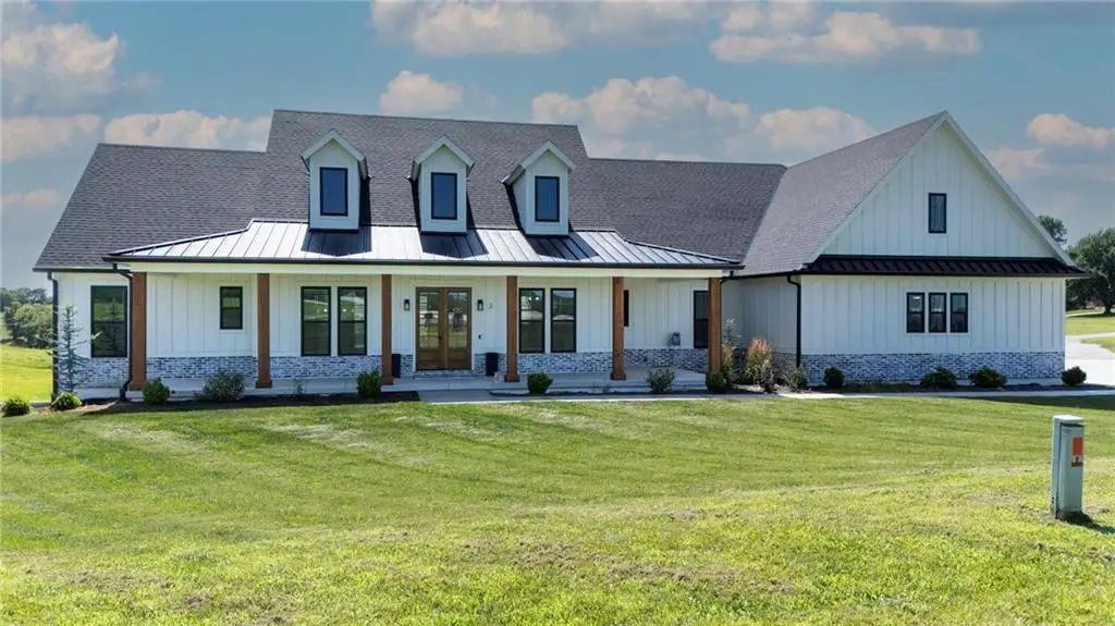 2 SE Woodview Rd N/a, Saint Joseph, MO 64507 - #1