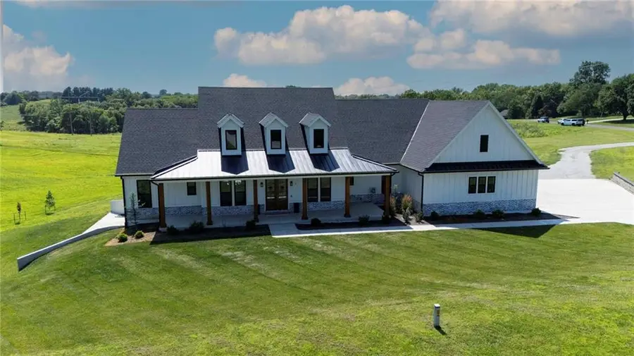 2 SE Woodview Rd N/a, Saint Joseph, MO 64507 - #2