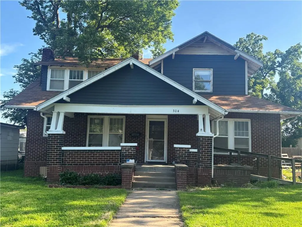 304 E 4th Street, Cherryvale, KS 67335 - #1