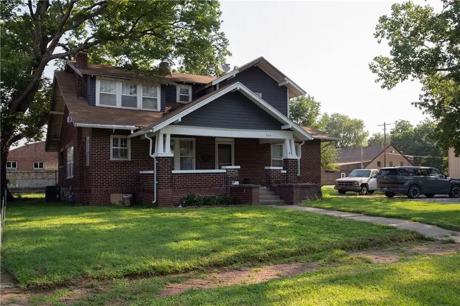 304 E 4th Street, Cherryvale, KS 67335 - #2