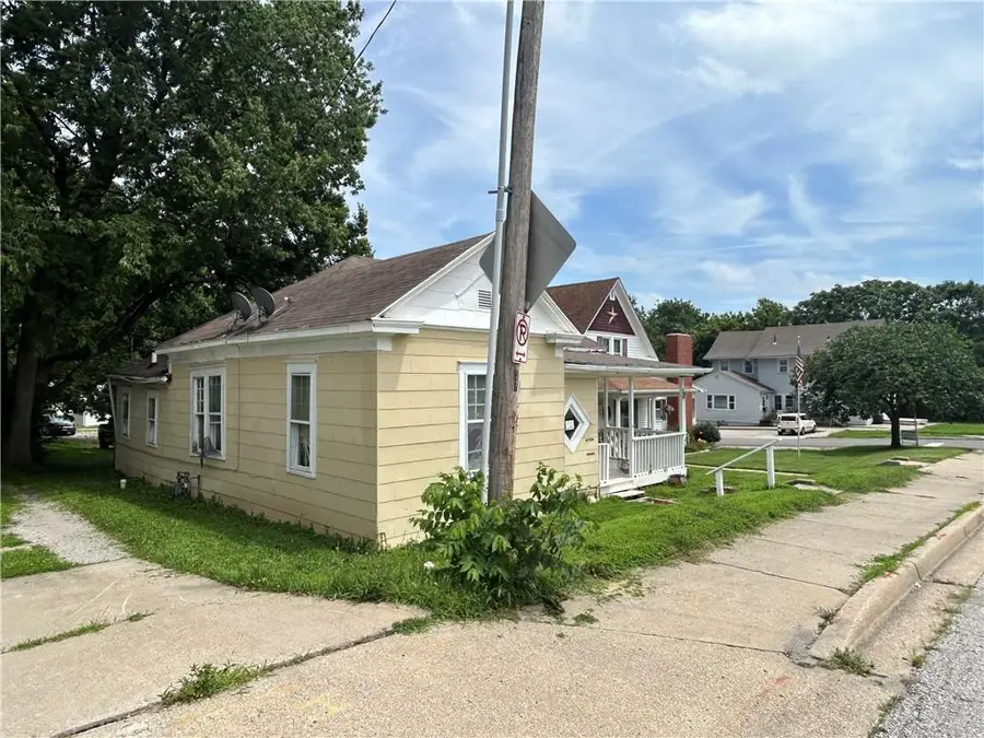 525 S Crysler Avenue, Independence, MO 64052 - #3