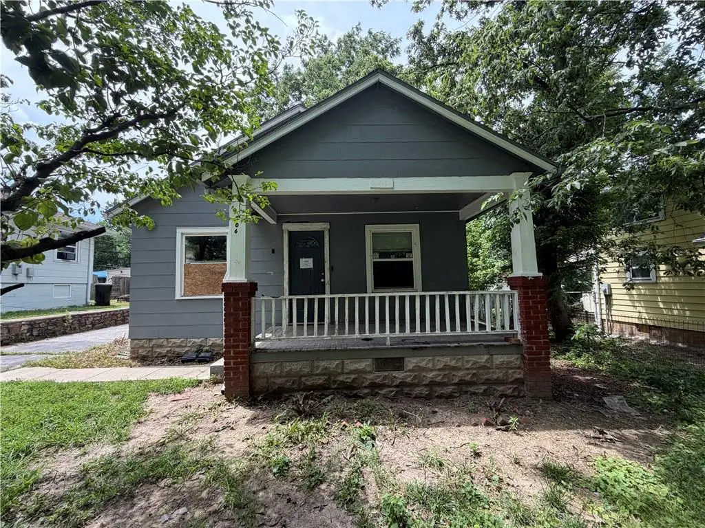 206 S Hardy Avenue, Independence, MO 64053 - #1