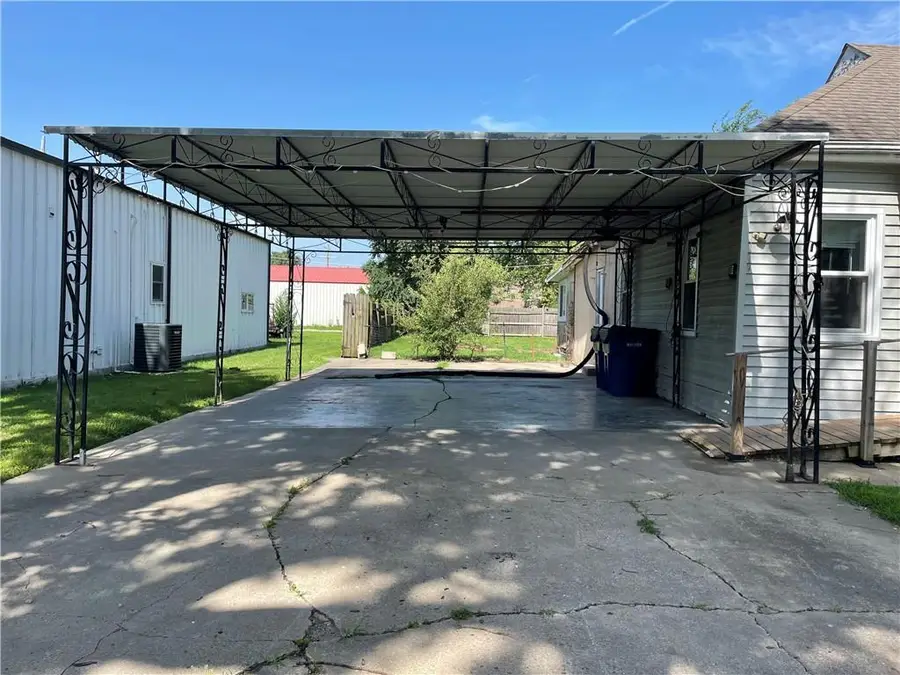 217 Main Street, Linwood, KS 66052 - #2