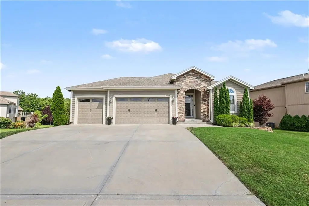 5724 N Kirkwood Avenue, Kansas City, MO 64151 - #1