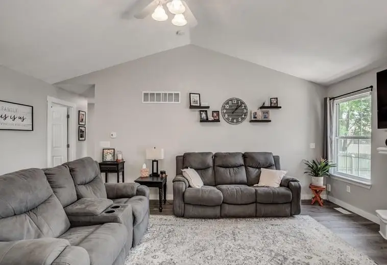1320 Pin Oak Circle, Ottawa, KS 66067 - #3