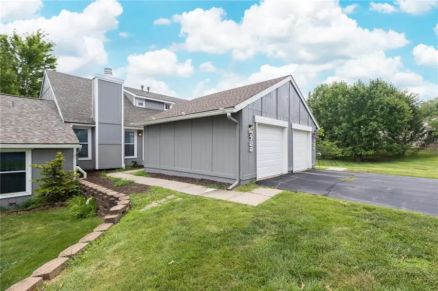 5722 N London Avenue, Kansas City, MO 64152 - #2