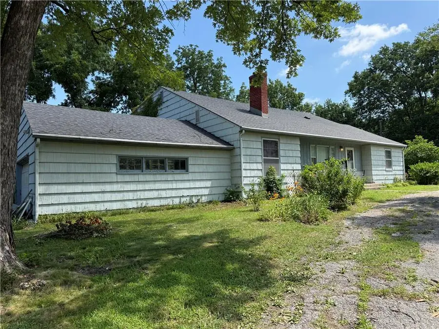 5904 E 133rd Street, Grandview, MO 64030 - #3