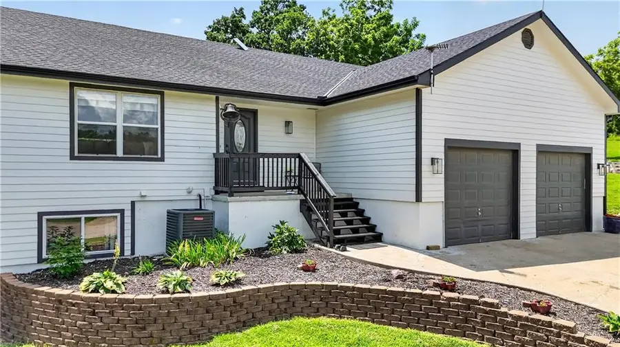 25493 Kansas Avenue, Tonganoxie, KS 66086 - #3