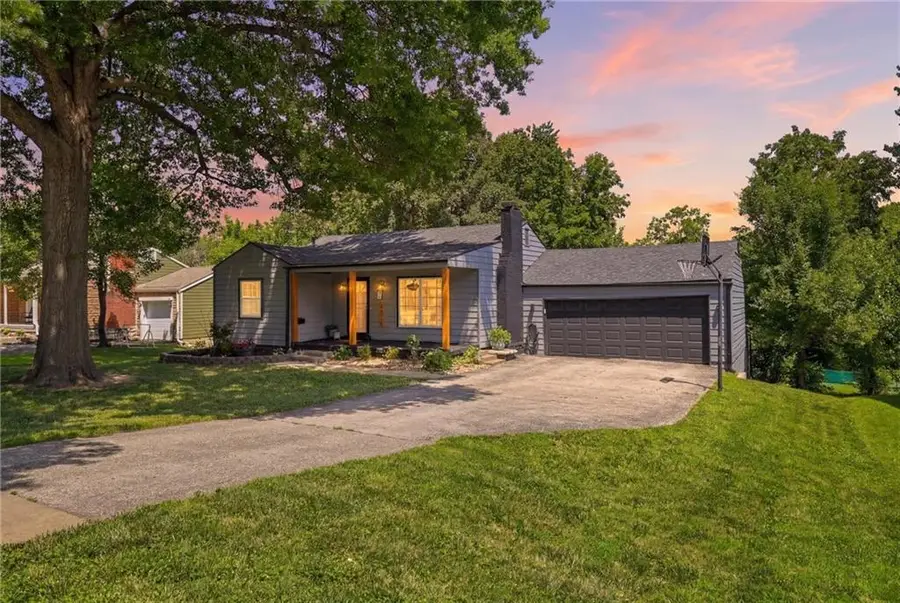 8518 W 56th Terrace, Merriam, KS 66202 - #2