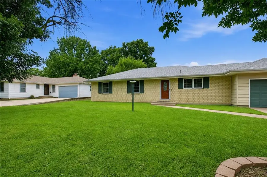 108 SW 20th Terrace, Oak Grove, MO 64075 - #2