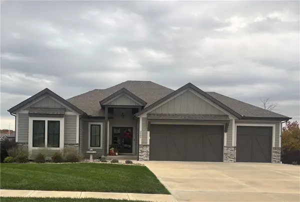 5794 NW Black Oak Court, Parkville, MO 64152