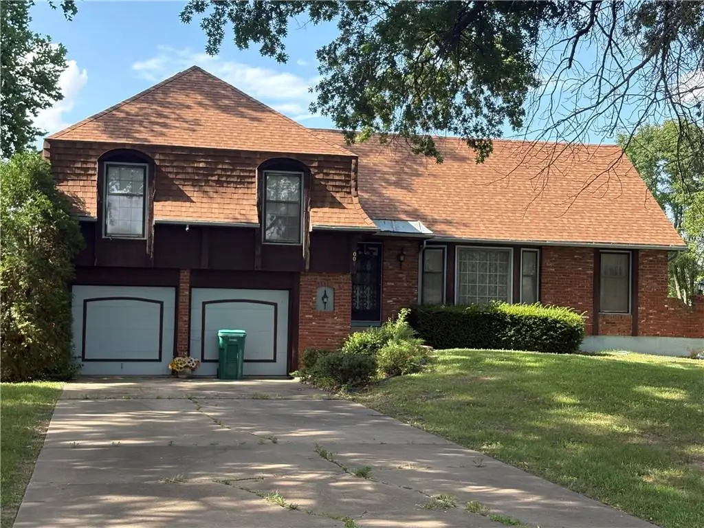 6001 W 194th Street, Stilwell, KS 66085 - #1