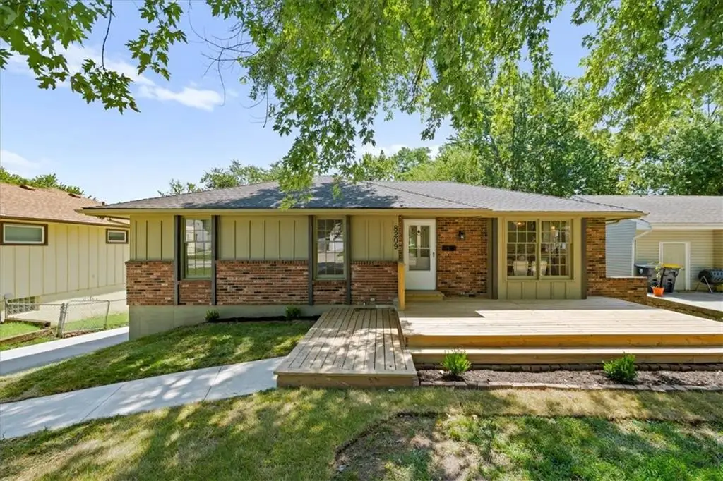 8209 Kenwood Avenue, Kansas City, MO 64131 - #1