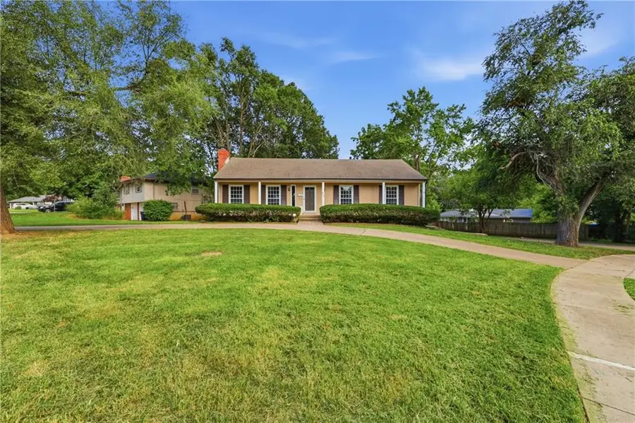 6301 E 109th Terrace, Kansas City, MO 64134 - #2
