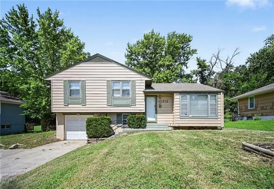 10212 Wheeling Avenue, Kansas City, MO 64134 - #2