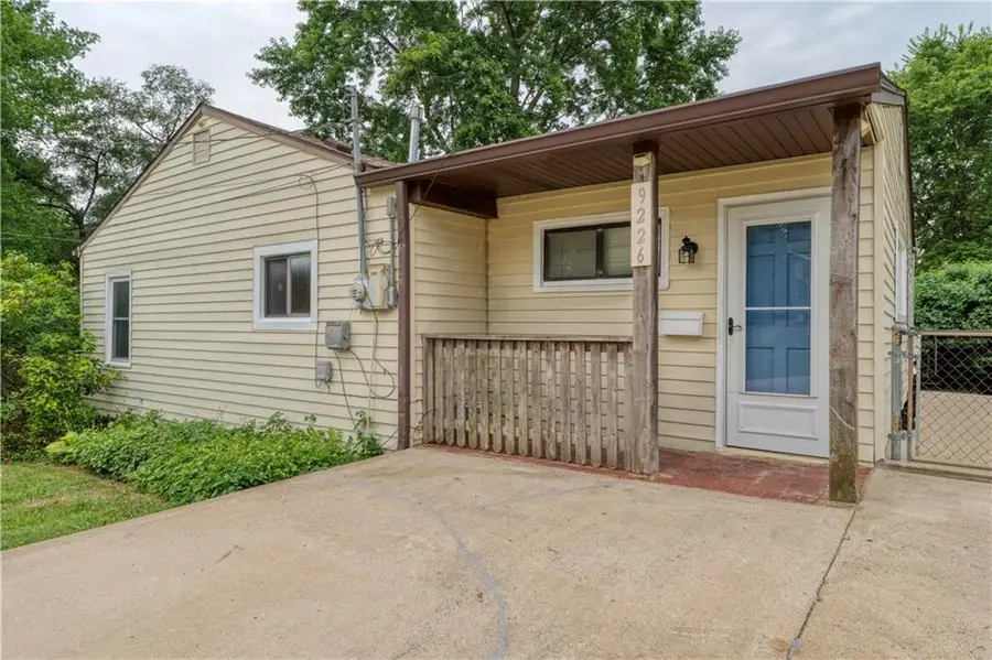 9226 Walnut Street, Kansas City, MO 64114 - #2