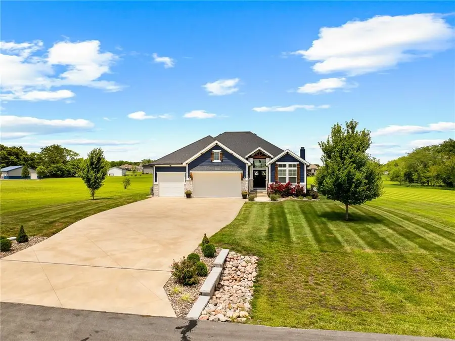 30303 Woodland Drive, Pleasant Hill, MO 64080 - #2