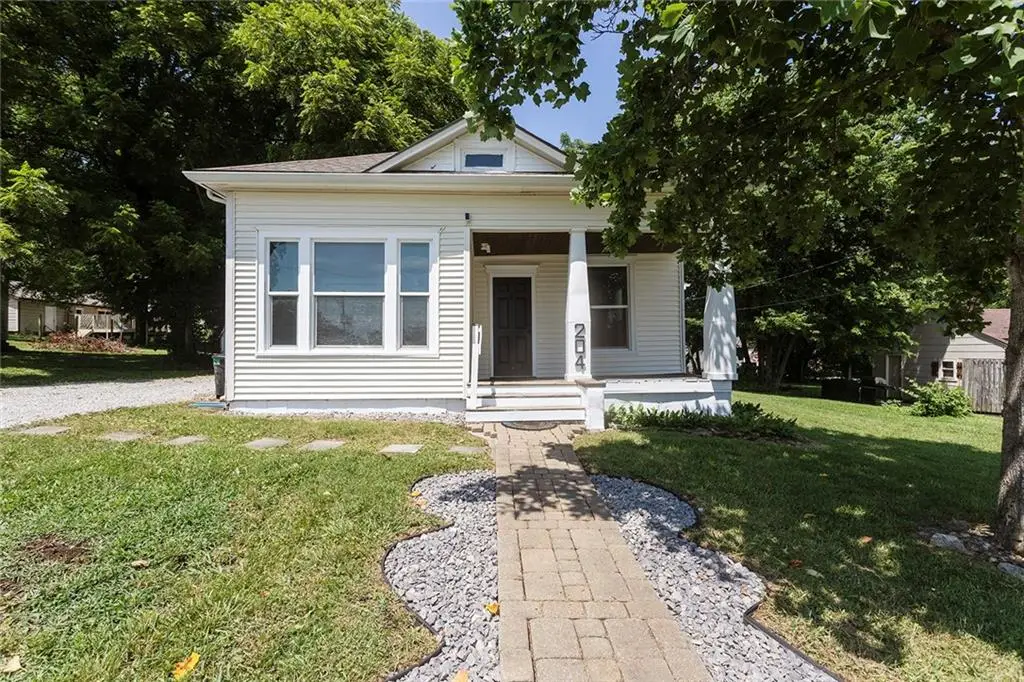 204 5th Avenue S, Greenwood, MO 64034 - #1