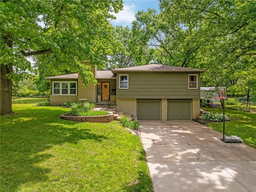 7817 Arlington Avenue, Raytown, MO 64138 - #2