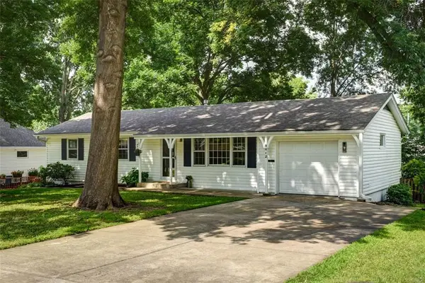 8812 Lowell Avenue, Overland Park, KS 66212