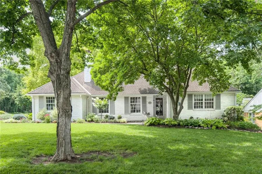 3901 W 57th Terrace, Fairway, KS 66205 - #3