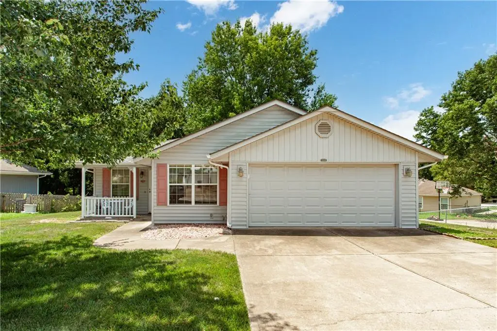 2008 Wien Avenue, Grain Valley, MO 64029 - #1