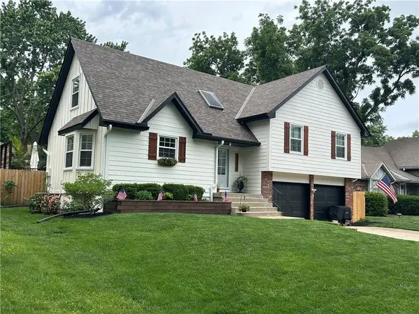 15020 S Locust Street, Olathe, KS 66062
