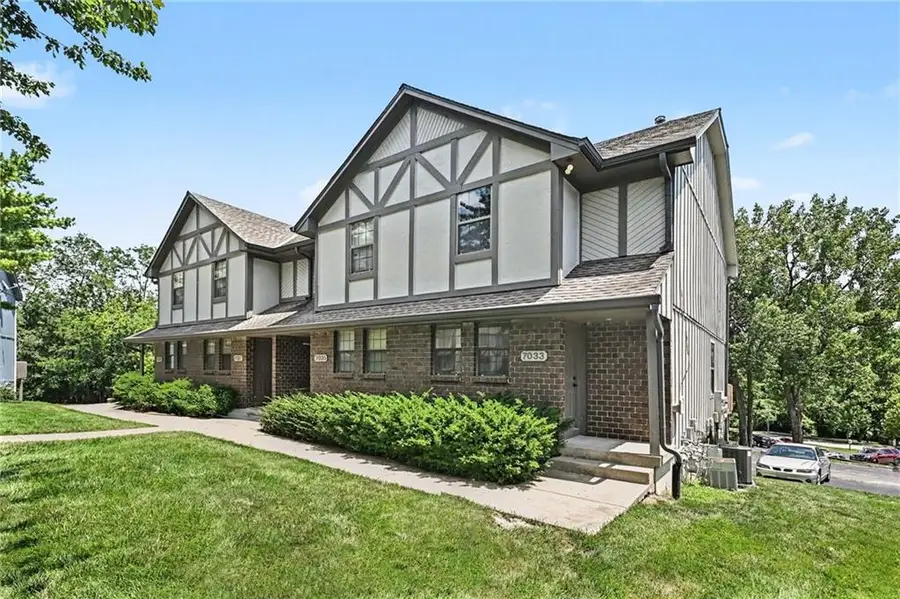 7033 N Fisk Court, Kansas City, MO 64151 - #2
