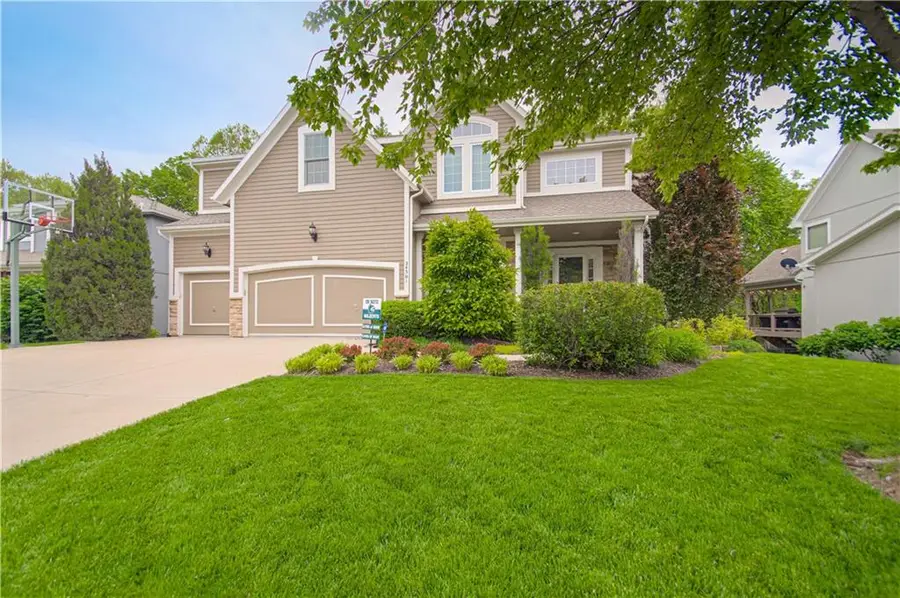24301 W 80th Place, Lenexa, KS 66227 - #2