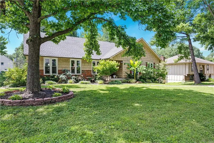 10428 Grand Avenue, Kansas City, MO 64114 - #3