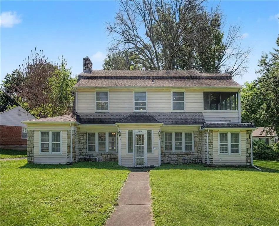 8525 Hiawatha Road, Kansas City, MO 64114 - #1
