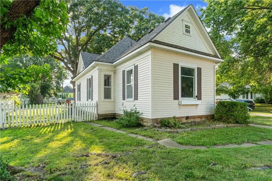 518 S Ash Street, Nevada, MO 64772 - #2