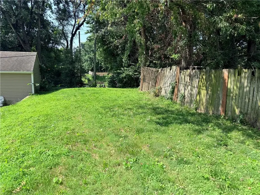 114 E Highland Avenue, Saint Joseph, MO 64505 - #2