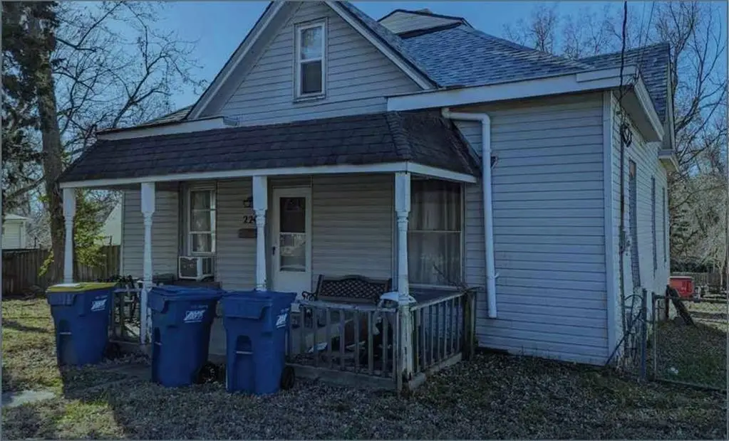 224 S Missouri Street, Liberty, MO 64068 - #1