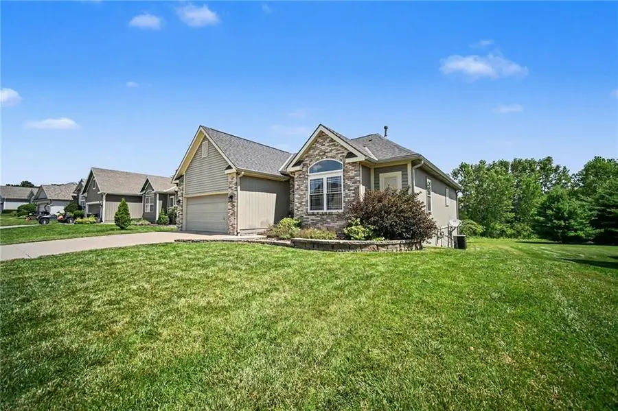9223 N Jarboe Street, Kansas City, MO 64155 - #2