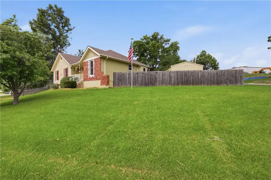 415 SE Bent Tree Drive, Blue Springs, MO 64014 - #2