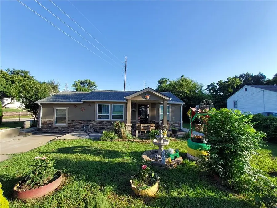 4401 Claudine Lane, Kansas City, KS 66102 - #2