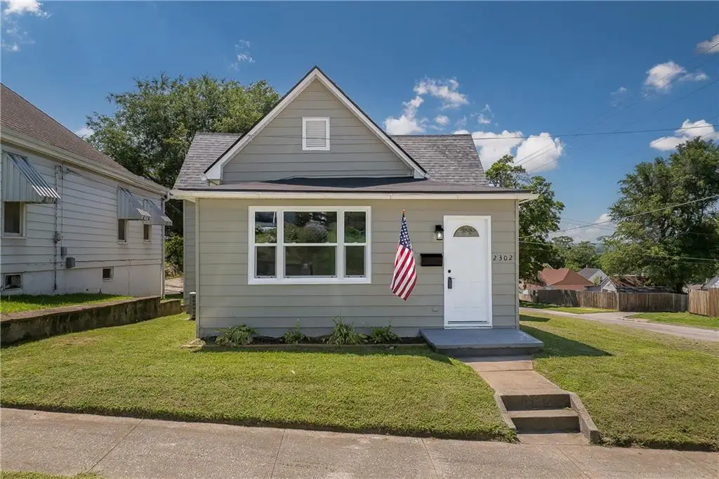 2302 S 15th Street, Saint Joseph, MO 64503 - #1