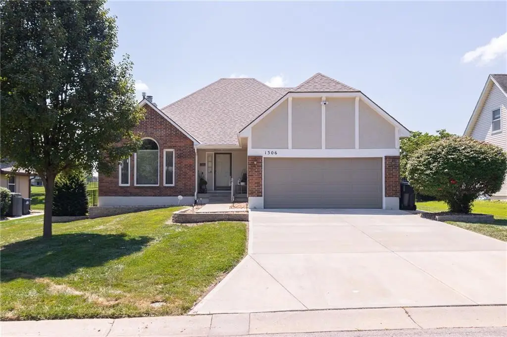 1306 SW Stonecreek Drive, Blue Springs, MO 64015 - #1