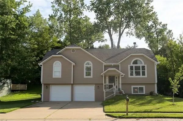 11116 NW 55th Street, Parkville, MO 64152
