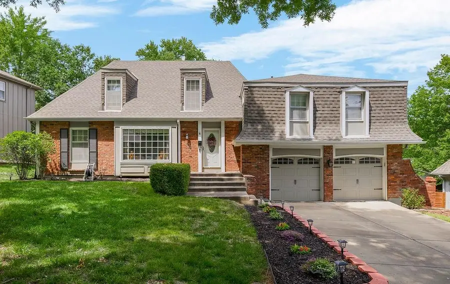 46 E 106th Street, Kansas City, MO 64114 - #2