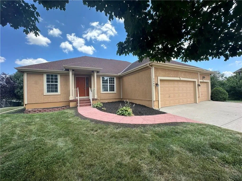 2405 SW Stone Bridge Circle, Lees Summit, MO 64082 - #1