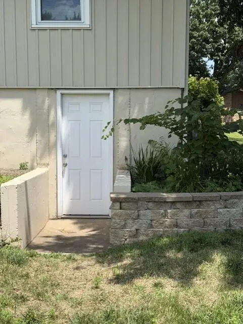 10201 W 69th Street, Shawnee, KS 66203 - #3