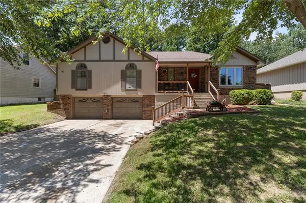 2209 NW 10th Street, Blue Springs, MO 64015